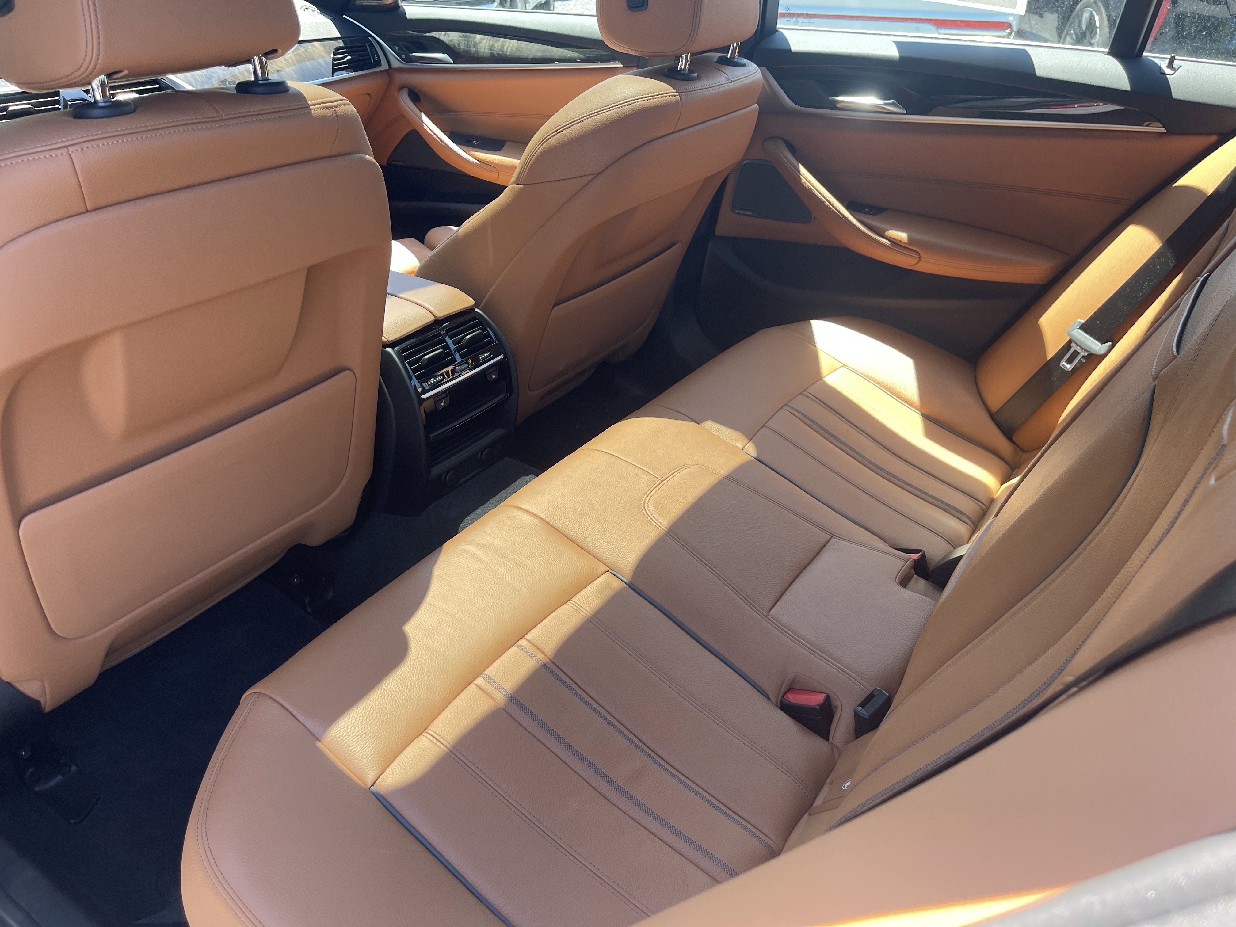 Used 2017 Dark Graphite Metallic BMW 530i xDrive image 16