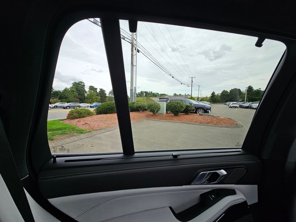 Used 2026 Manhattan Green Metallic BMW xDrive40i image 23