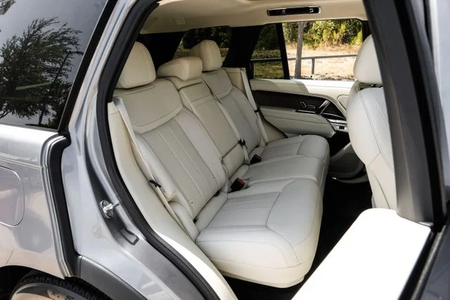 New 2026  Land Rover SE image 46