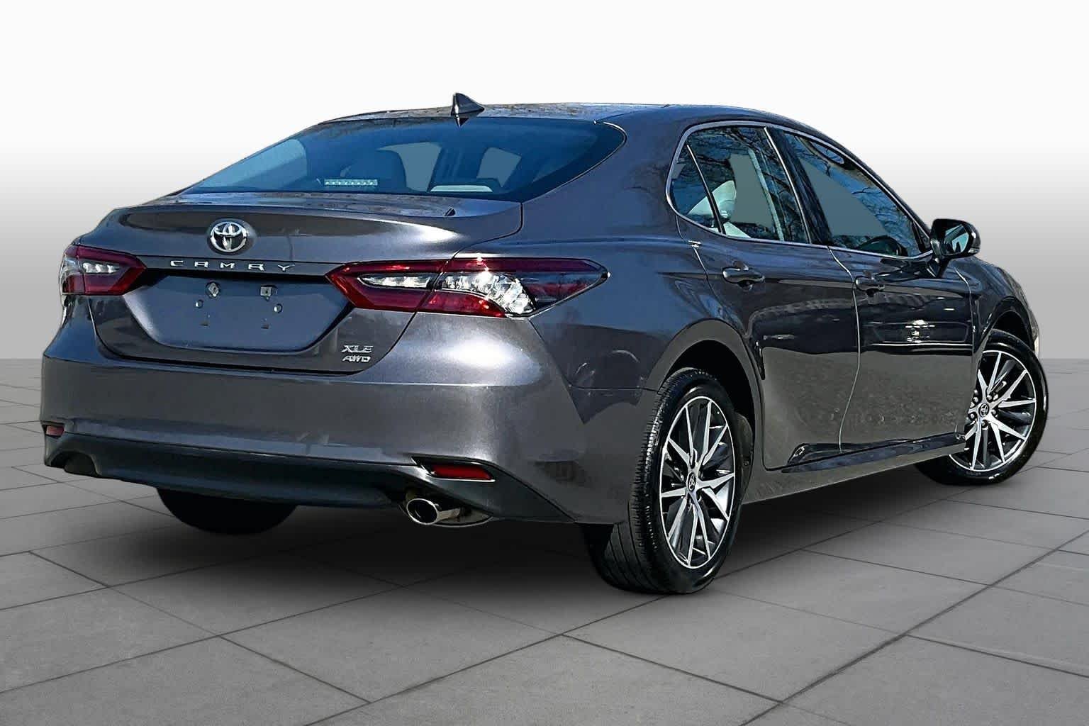 Used 2024 Predawn Gray Mica Toyota XLE image 13