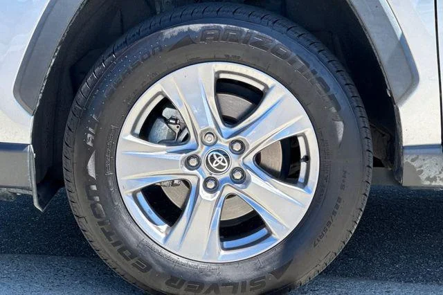Certified Used 2022 SILVER SKY METALLIC Toyota  image 34