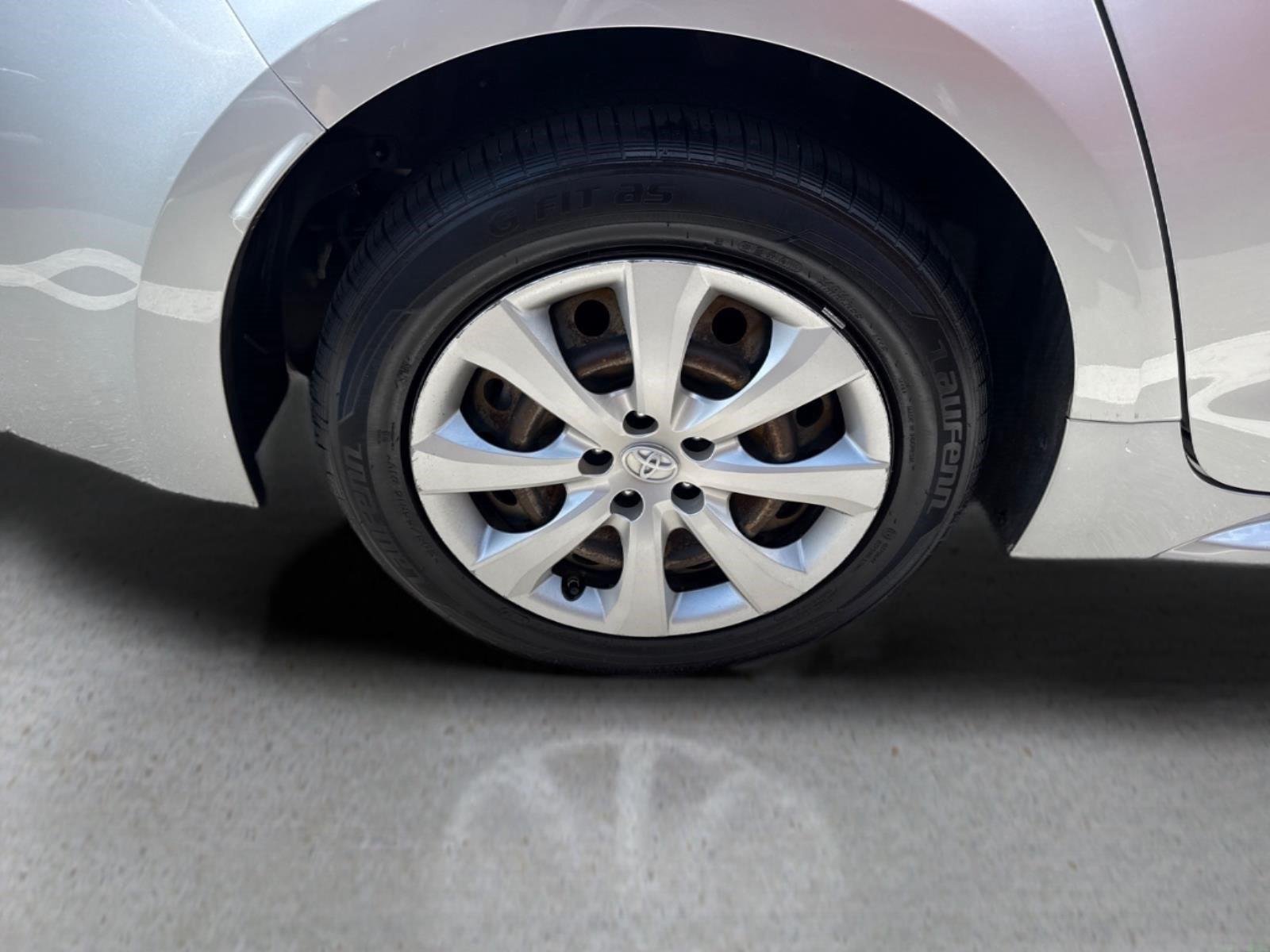 Used 2020 Classic Silver Metallic Toyota LE image 17