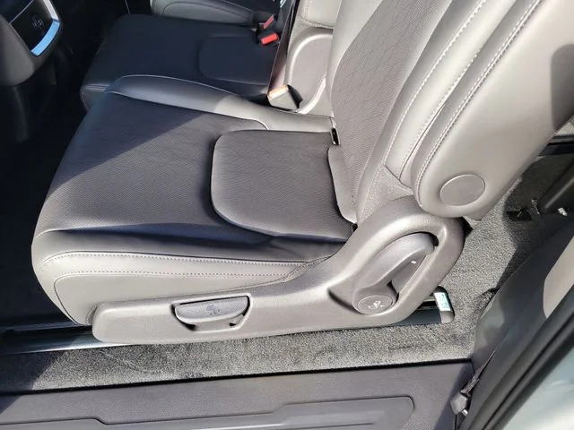 New 2026 Ivory Silver Kia EX image 27