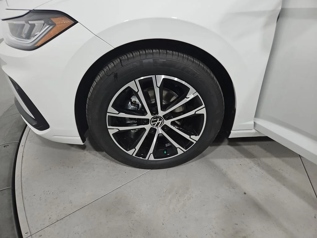 2026 Volkswagen Jetta Sport - Photo 25