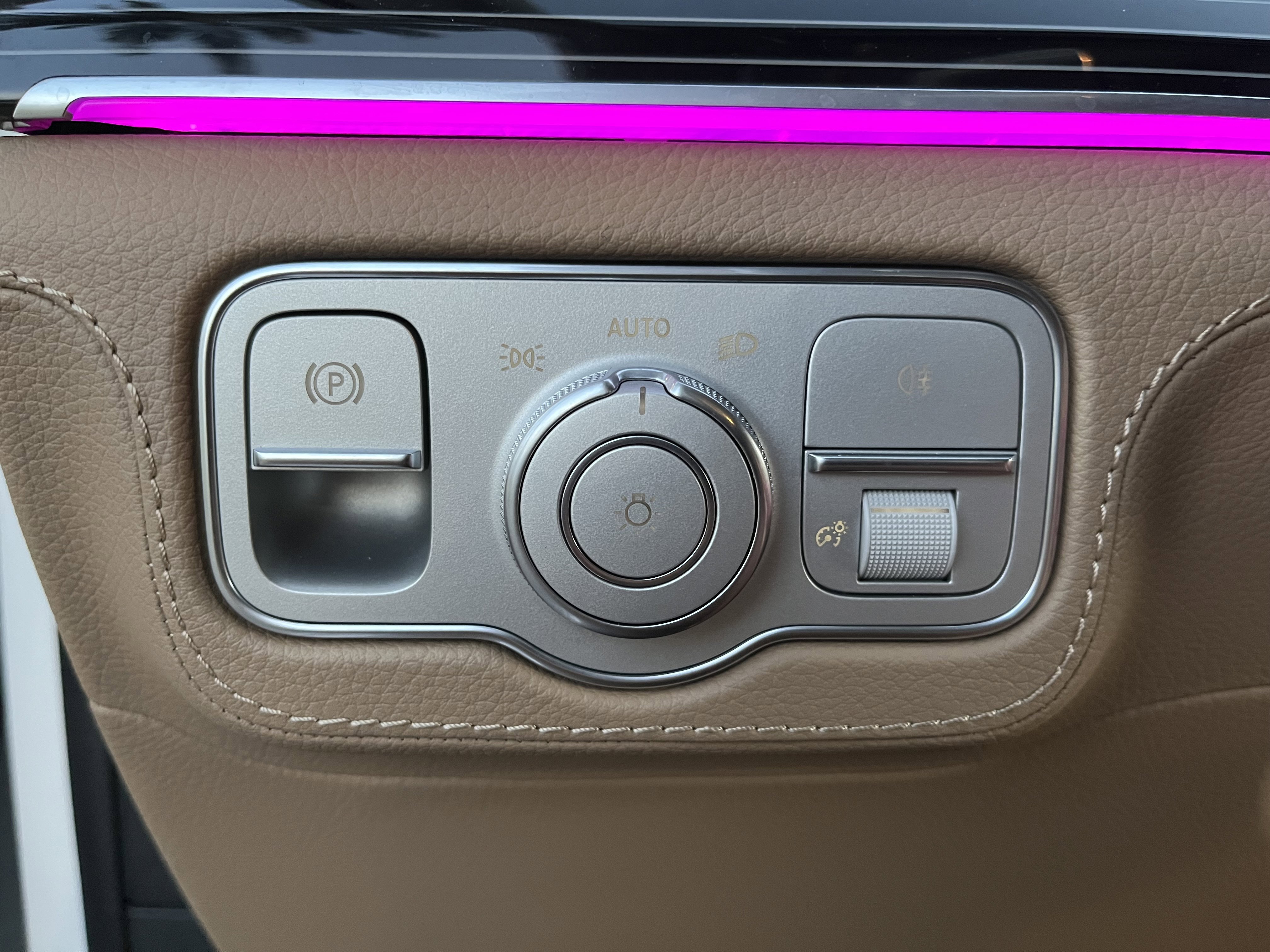 New 2026 MANUFAKTUR Moonlight White Metallic Mercedes-Benz GLS 450 image 27