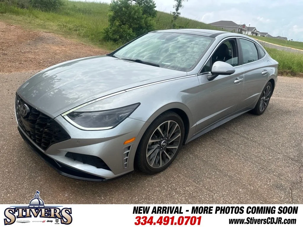 Used 2021 Silver Hyundai Limited image 4