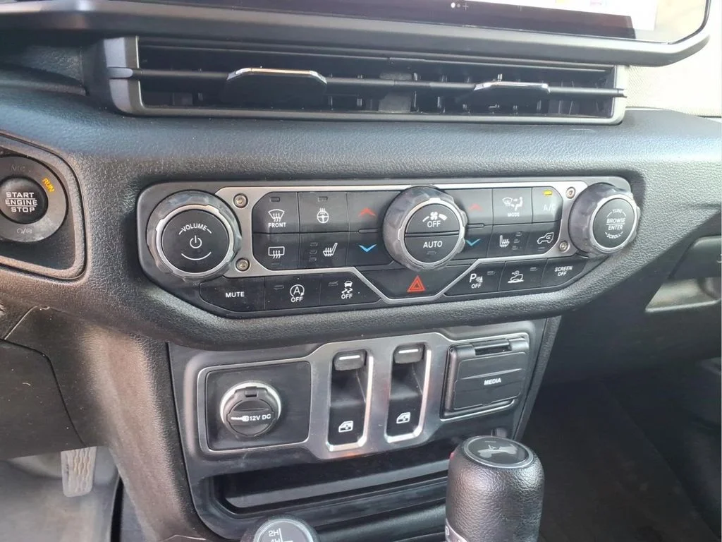 Used 2024 Red Jeep Sport S image 26