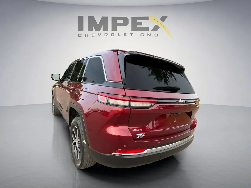 Used 2023 Red Jeep Limited image 3