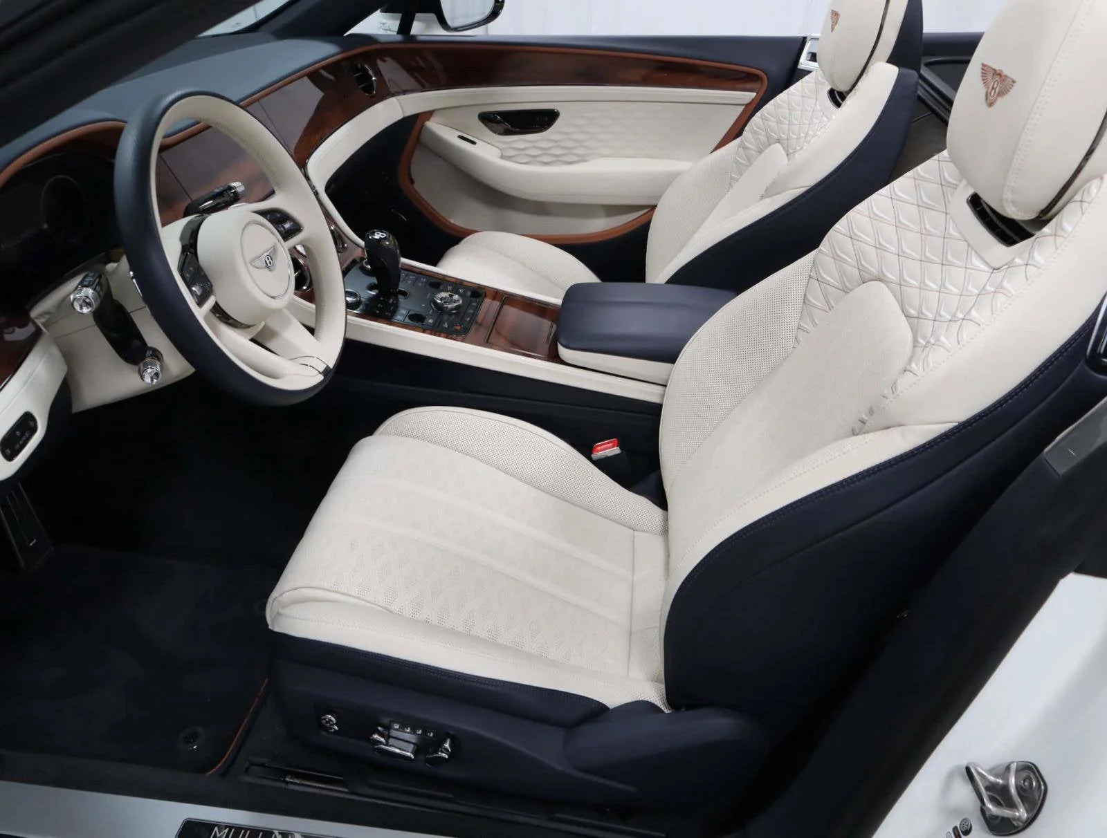 Used 2025 Glacier White Bentley GT Speed image 17