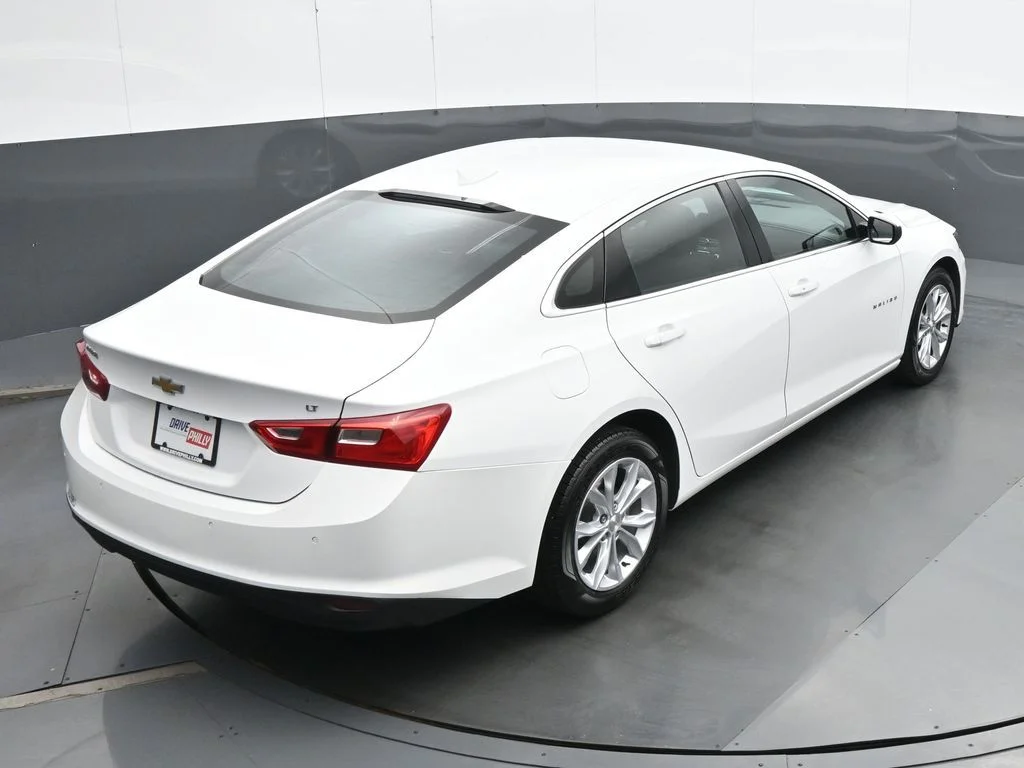 Used 2025 White Chevrolet LT image 21