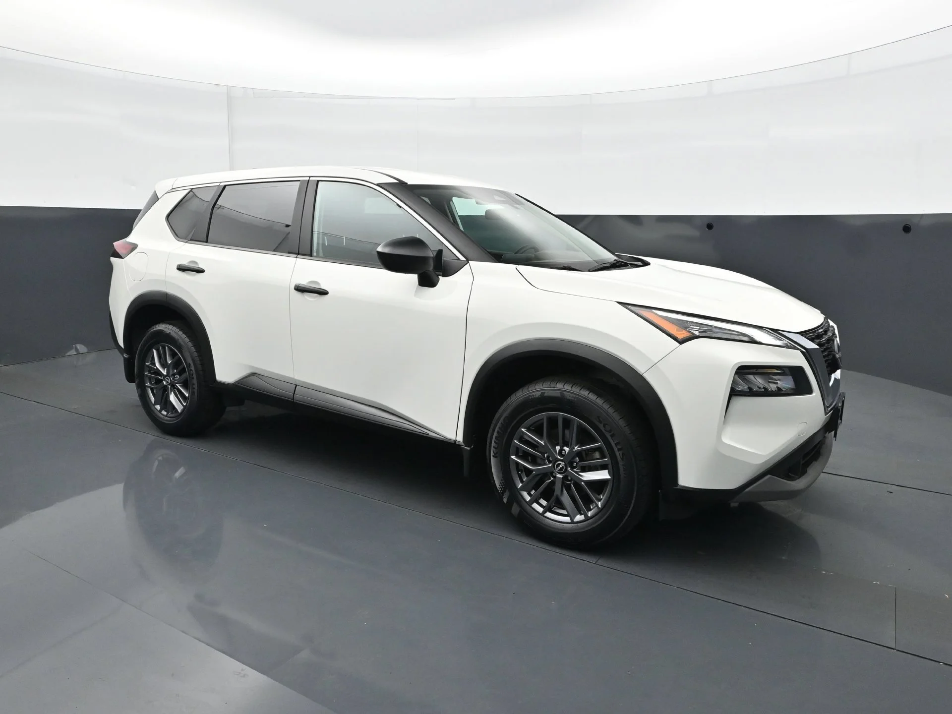 Used 2023 Glacier White Nissan S image 10