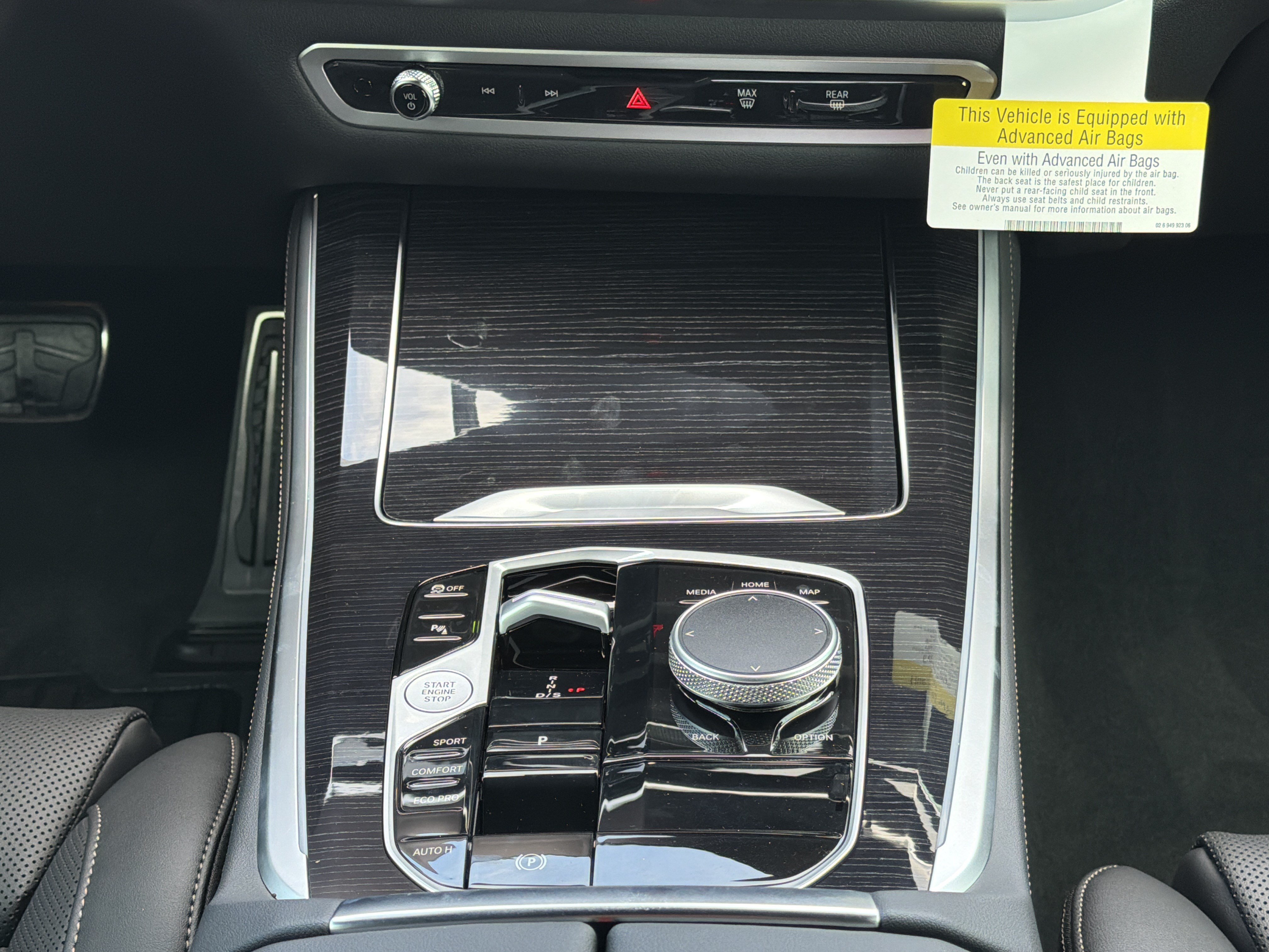 New 2026 Carbon Black Metallic BMW sDrive40i image 6