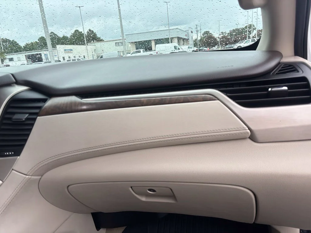 Used 2018 White GMC Denali image 38
