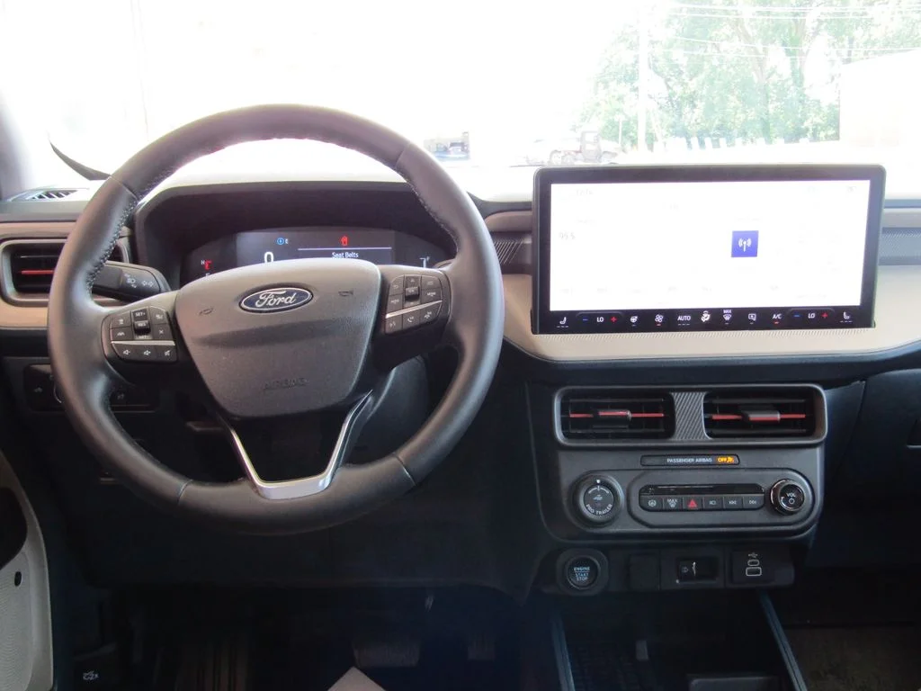 Used 2025 White Ford Lariat image 5