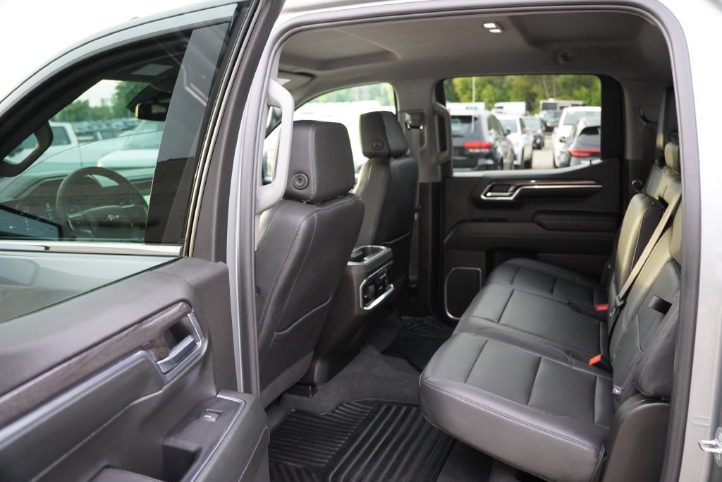 2024 Chevrolet Silverado 1500 LTZ - Photo 16
