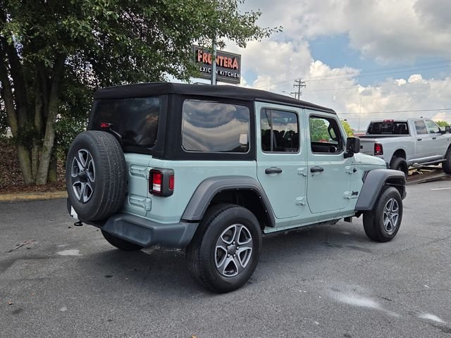 Used 2023  Jeep Sport S image 9