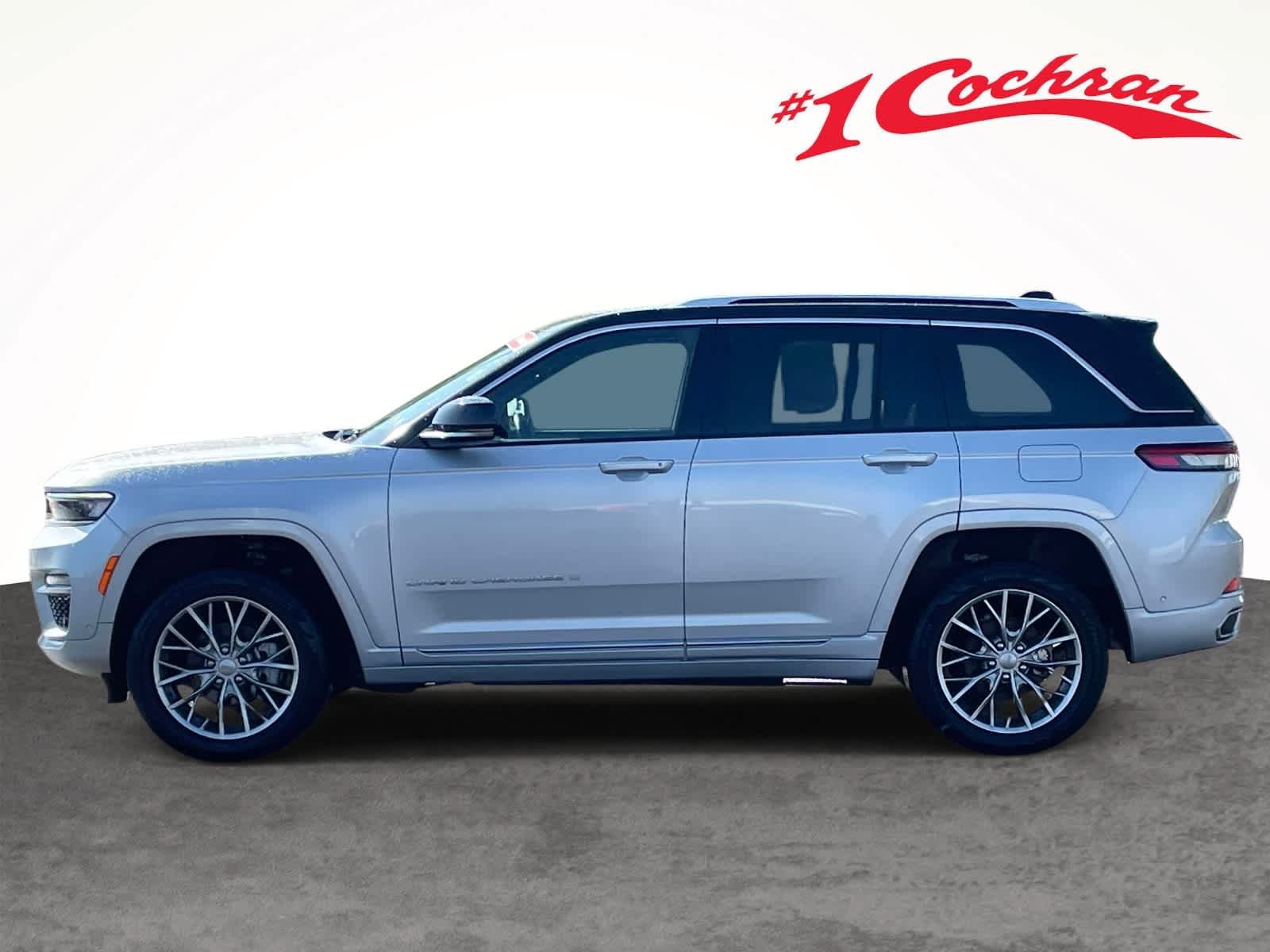Used 2023 Silver Jeep Summit 4x4 image 10