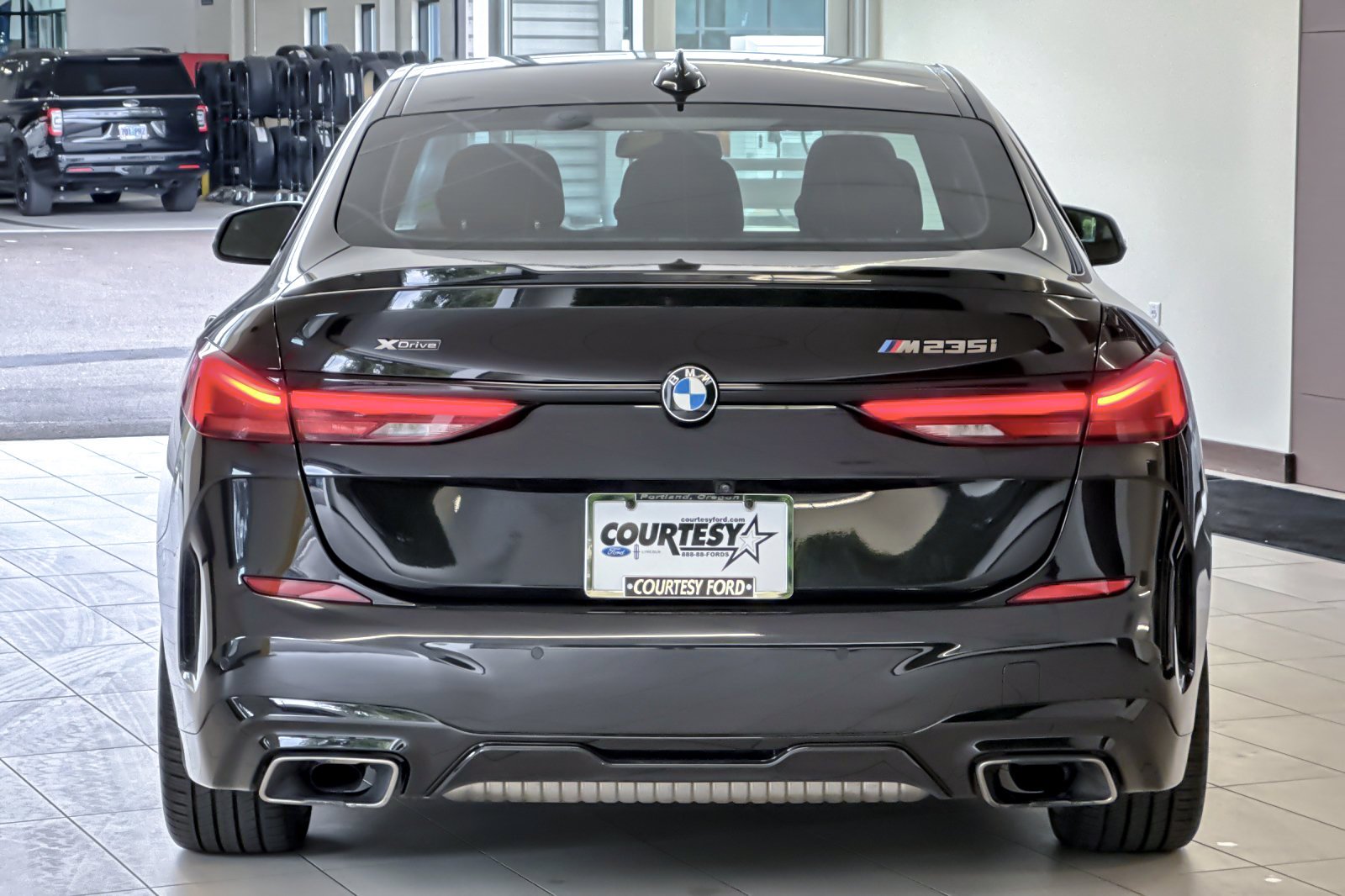 Used 2020 Black Sapphire Metallic BMW M235i xDrive image 5