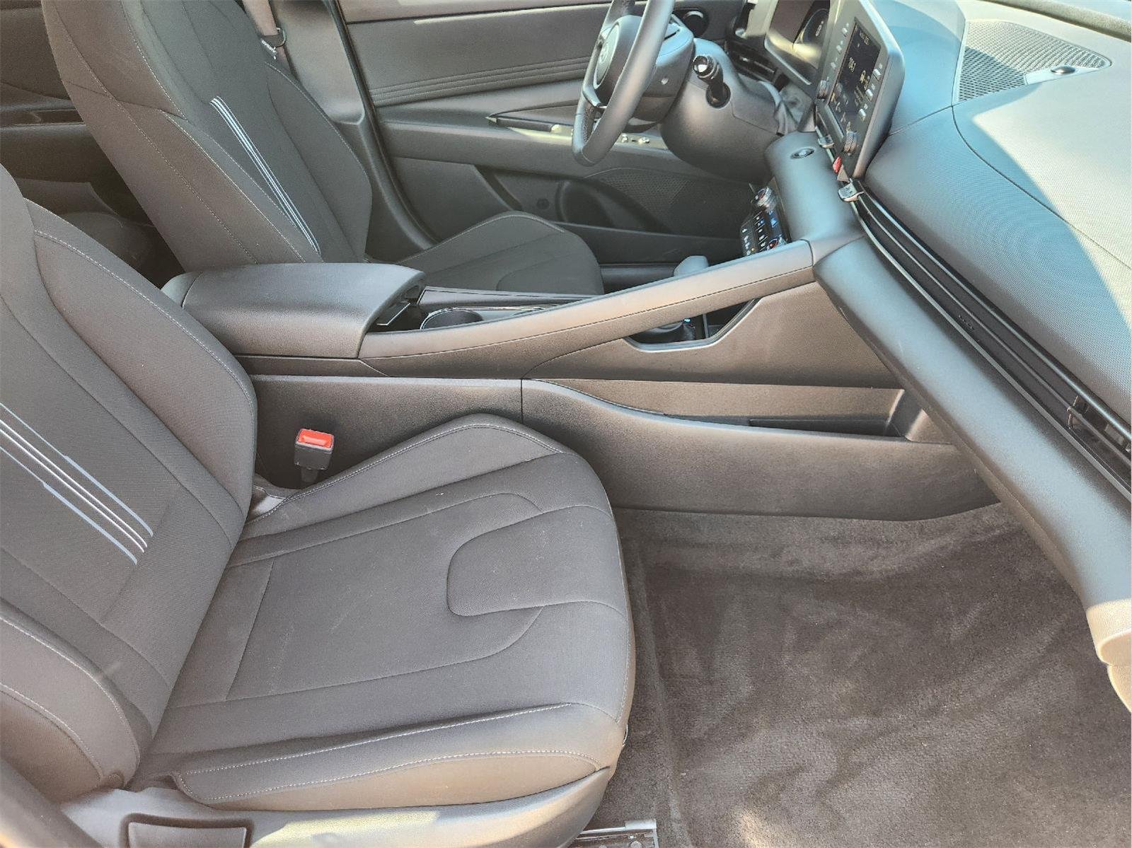 2026 Hyundai Elantra SEL - Photo 14