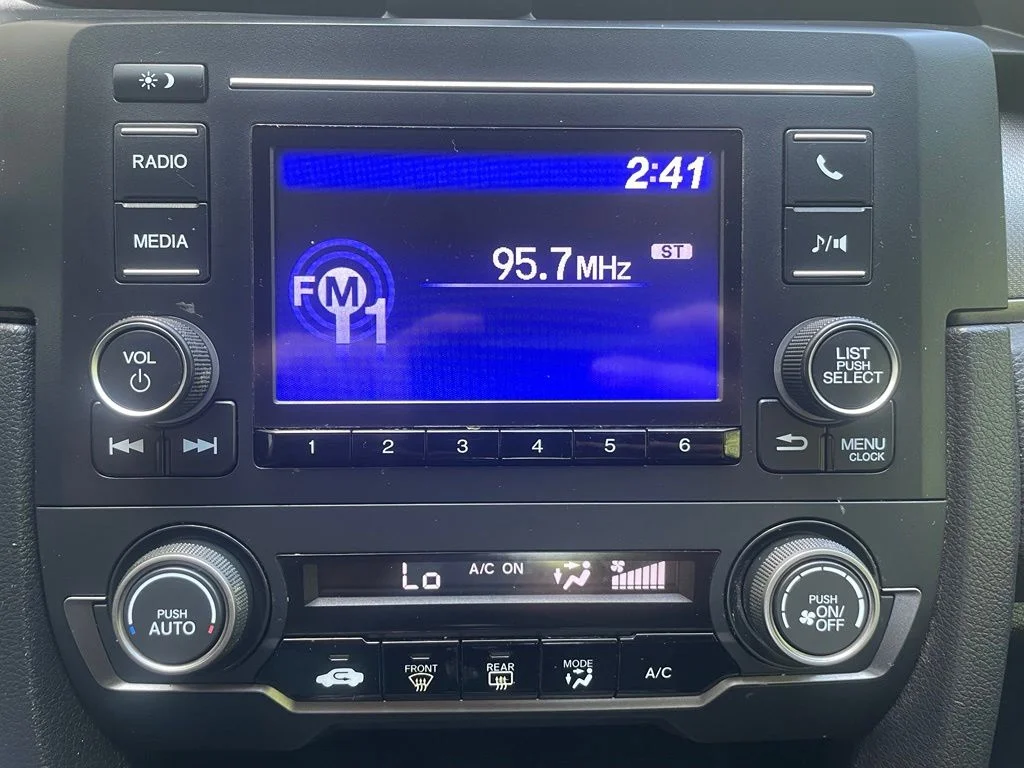2018 Honda Civic Hatchback LX - Photo 16