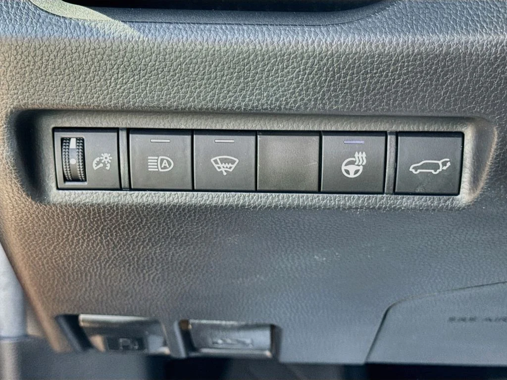 Used 2021 Red Toyota XLE image 12