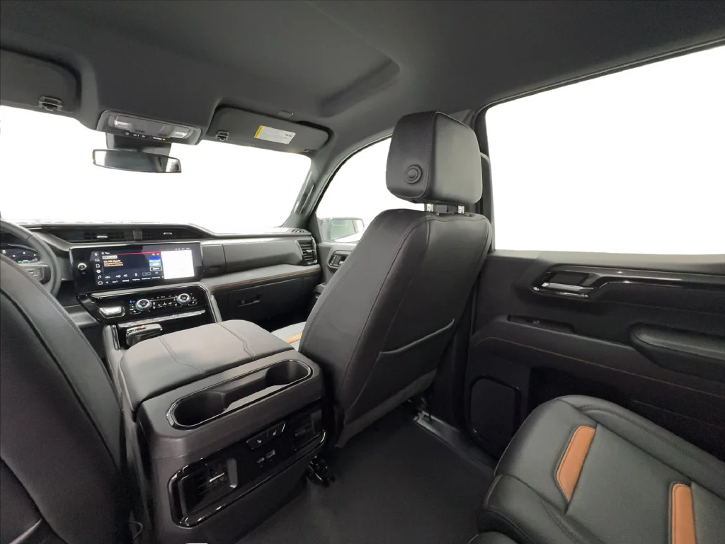 Used 2025 White GMC AT4 image 45