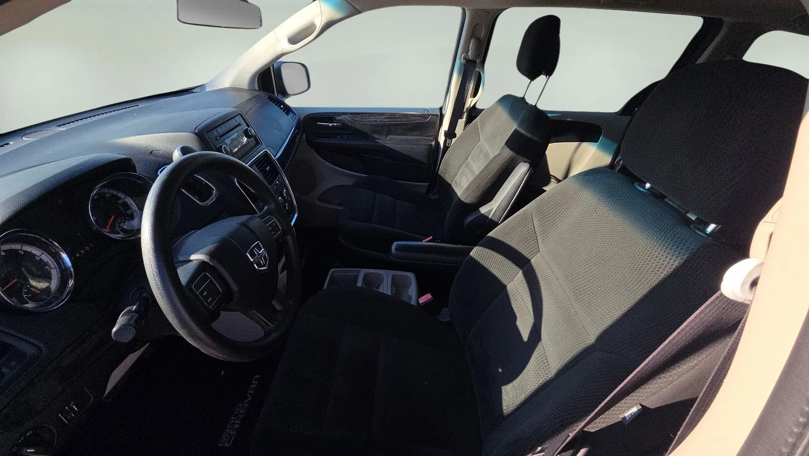 Used 2016 Blue Dodge SE image 24