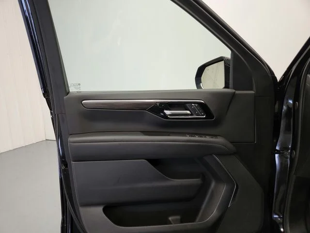 Used 2025 Black Chevrolet LT image 32