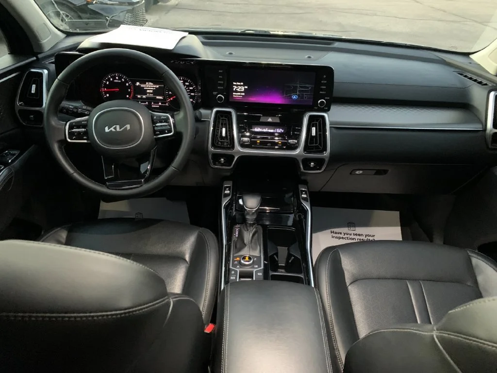 Used 2022 Silver Kia SX image 16