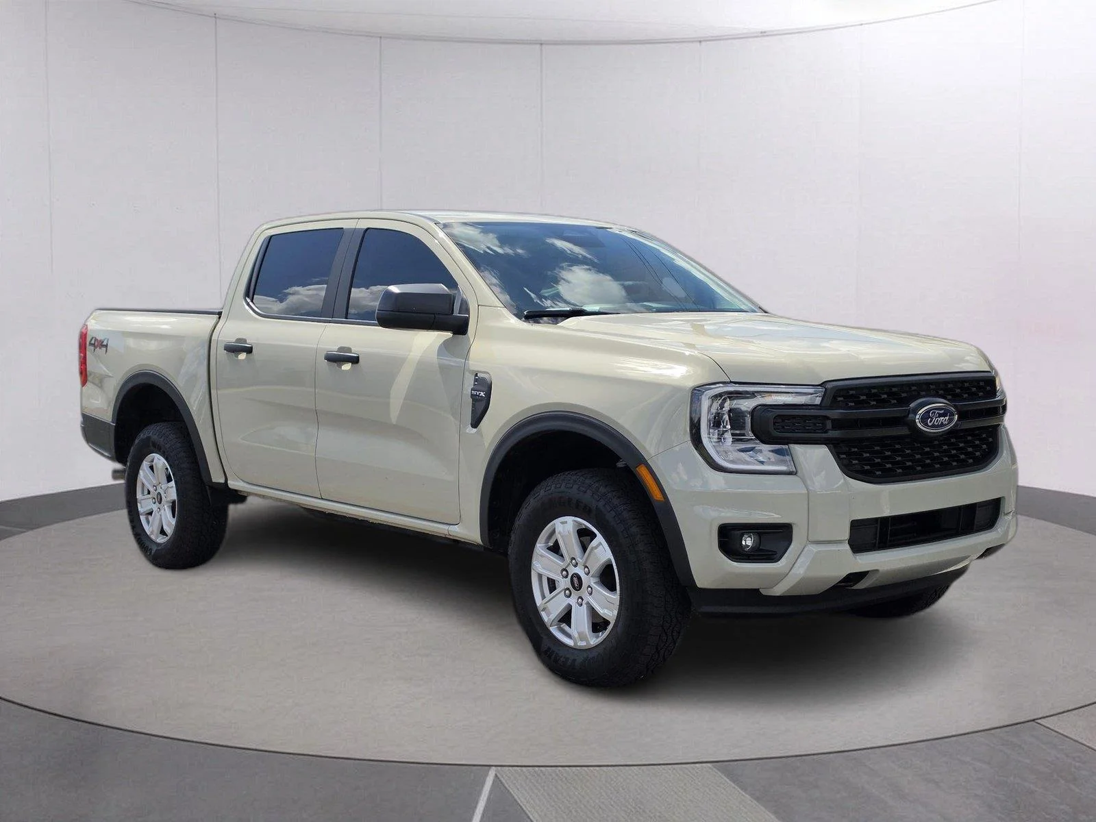 Used 2025 Desert Sand Ford XL image 8