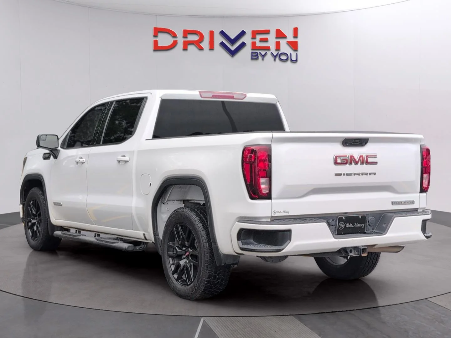 Used 2023 Summit White GMC Elevation image 3