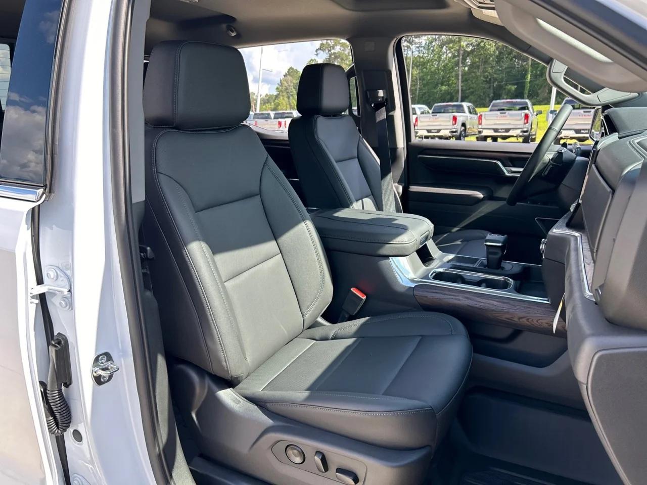 New 2026 Glacier White Tricoat GMC SLT image 20