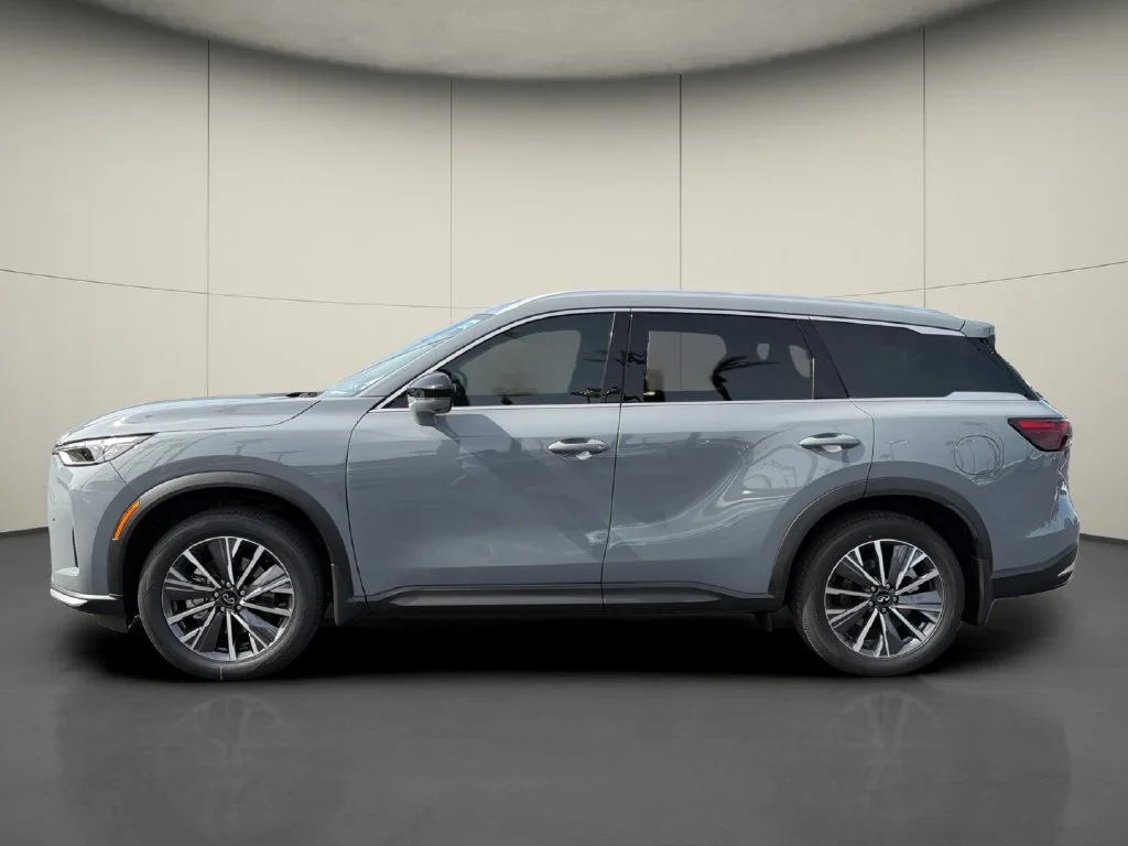 New 2027 HARBOR GRAY INFINITI Luxe FWD image 4