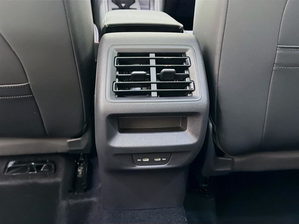 New 2026 Platinum Gray Metallic Volkswagen 2.0T SE 4MOTION image 27