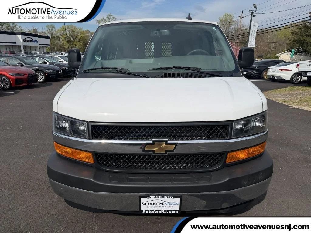 2024 Chevrolet Express 2500 Work Van HD's photo