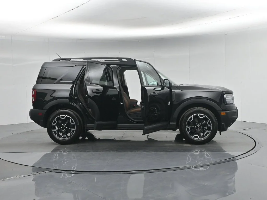 New 2026 Shadow Black Ford Outer Banks image 4