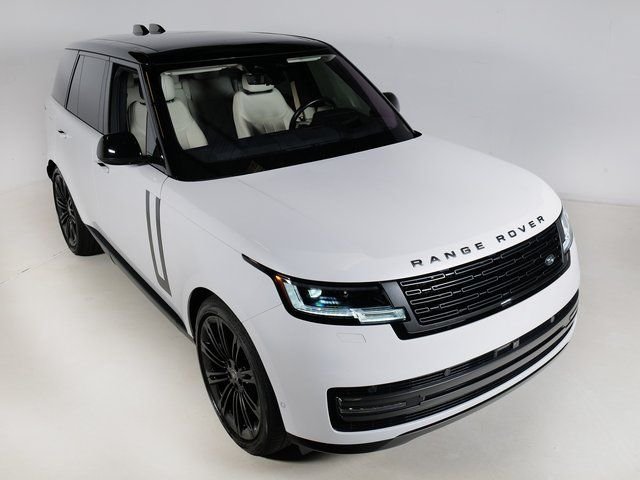 Certified Used 2023 Ostuni White Pearl Land Rover SE image 28