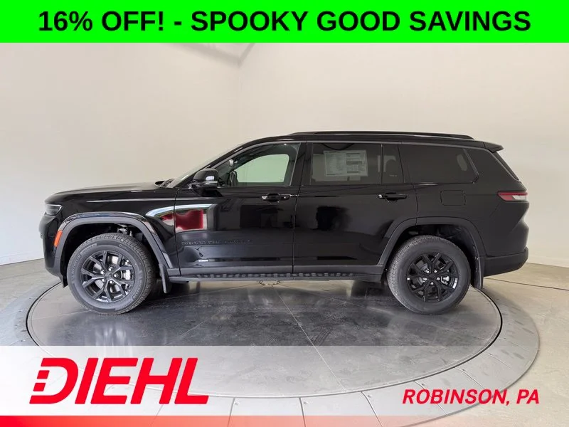 New 2026 Diamond Black Crystal Pearl-Coat Exterior Paint Jeep Altitude image 4