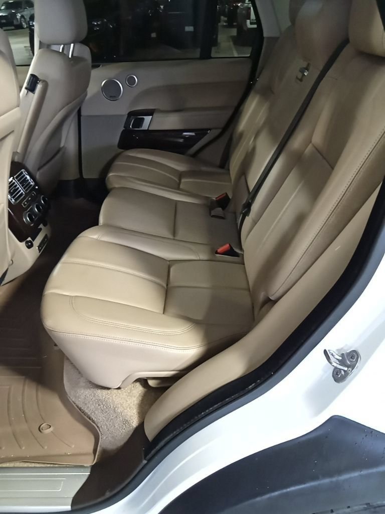 Used 2016  Land Rover 3.0L V6 Turbocharged Diesel Td6 image 10