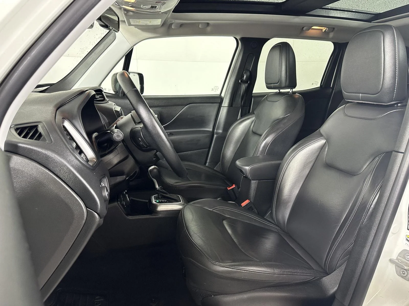 Used 2020 Alpine White Clearcoat Jeep Limited image 16