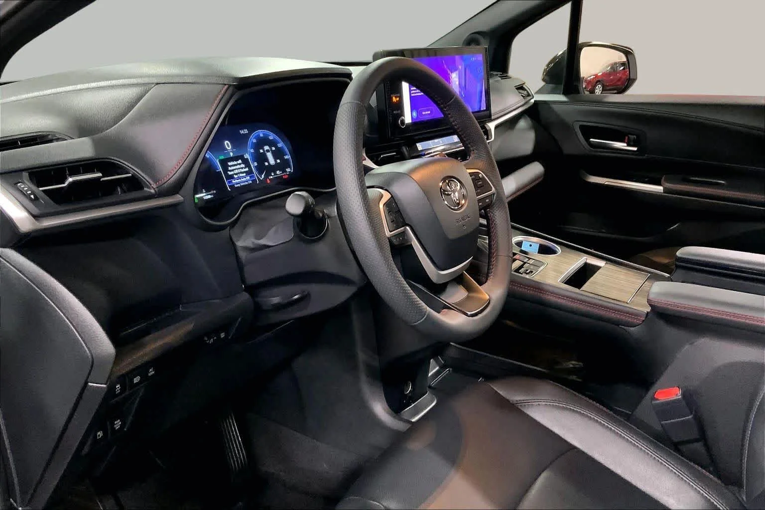 Used 2025 Ice Cap Toyota XSE image 18