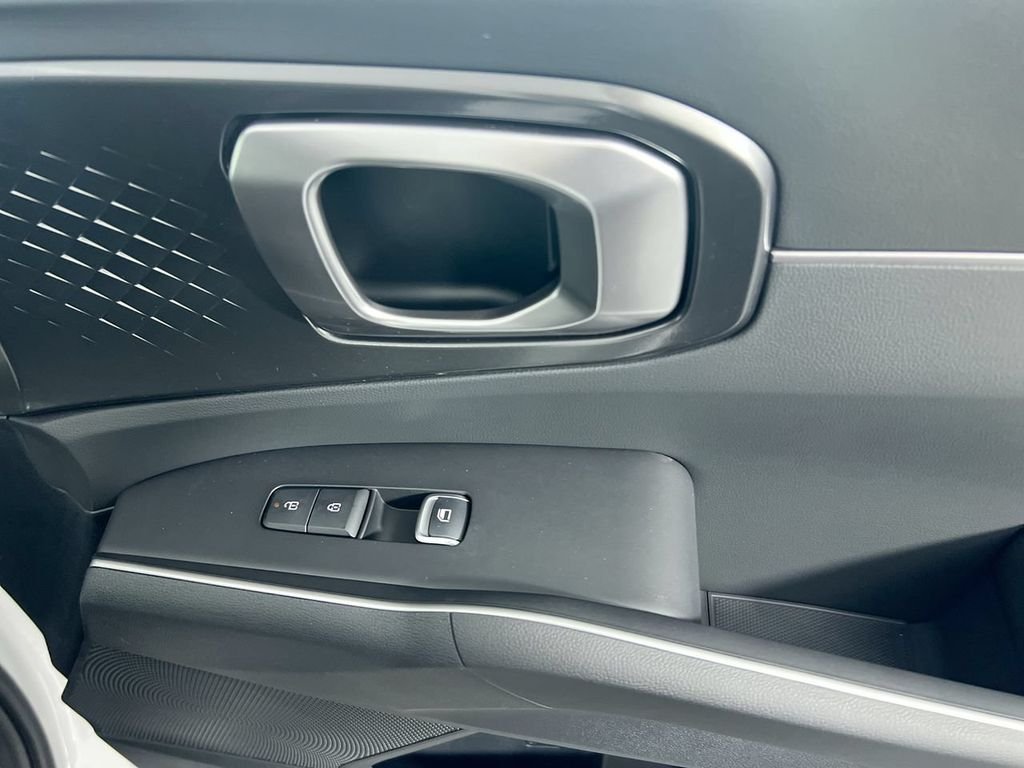New 2026 Glacial White Pearl Kia LX image 28