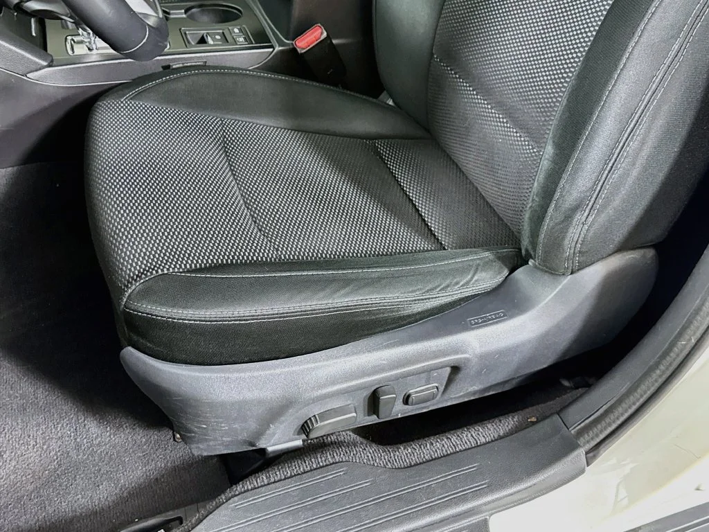 Used 2016 White Subaru 2.5i Premium image 23