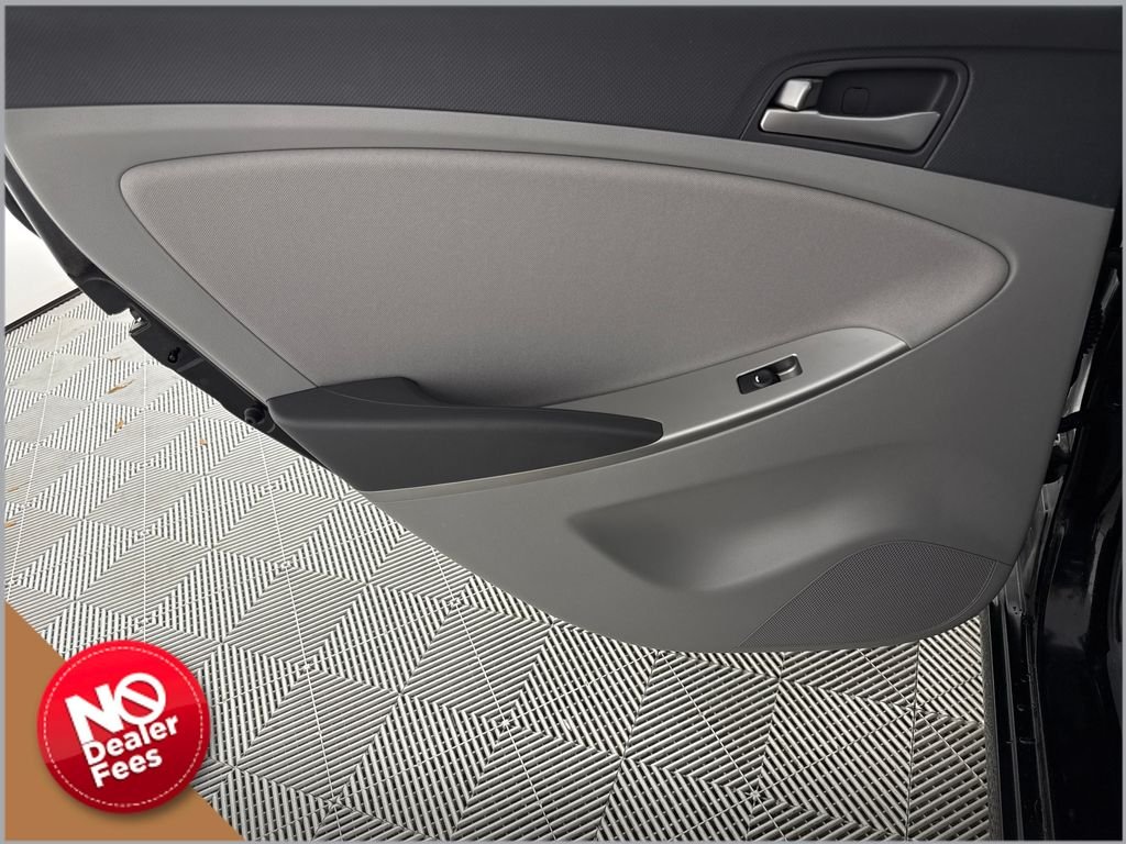 2016 Hyundai Accent SE - Photo 9