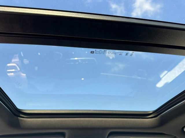 New 2026 Mosaic Black Metallic Chevrolet ACTIV image 5