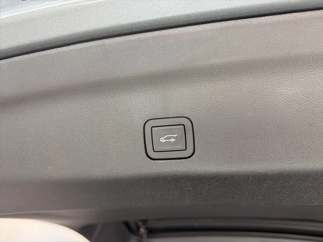 2026 GMC Yukon XL Denali - Photo 25