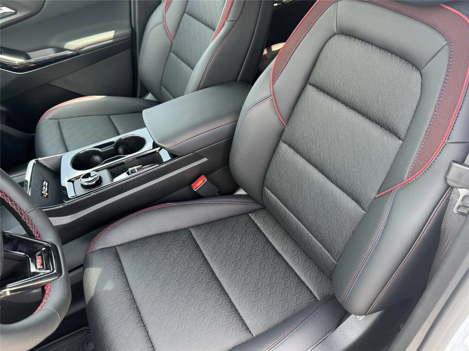 2026 Chevrolet Equinox RS - Photo 38