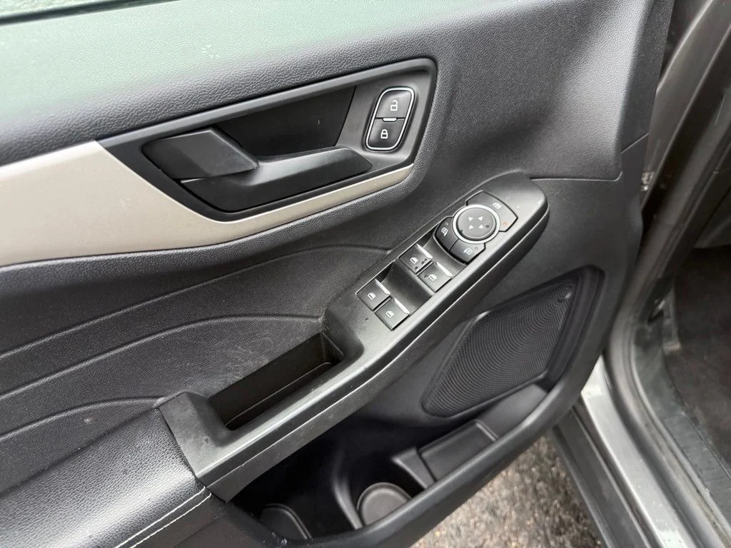Used 2022 Gray Ford SE image 13