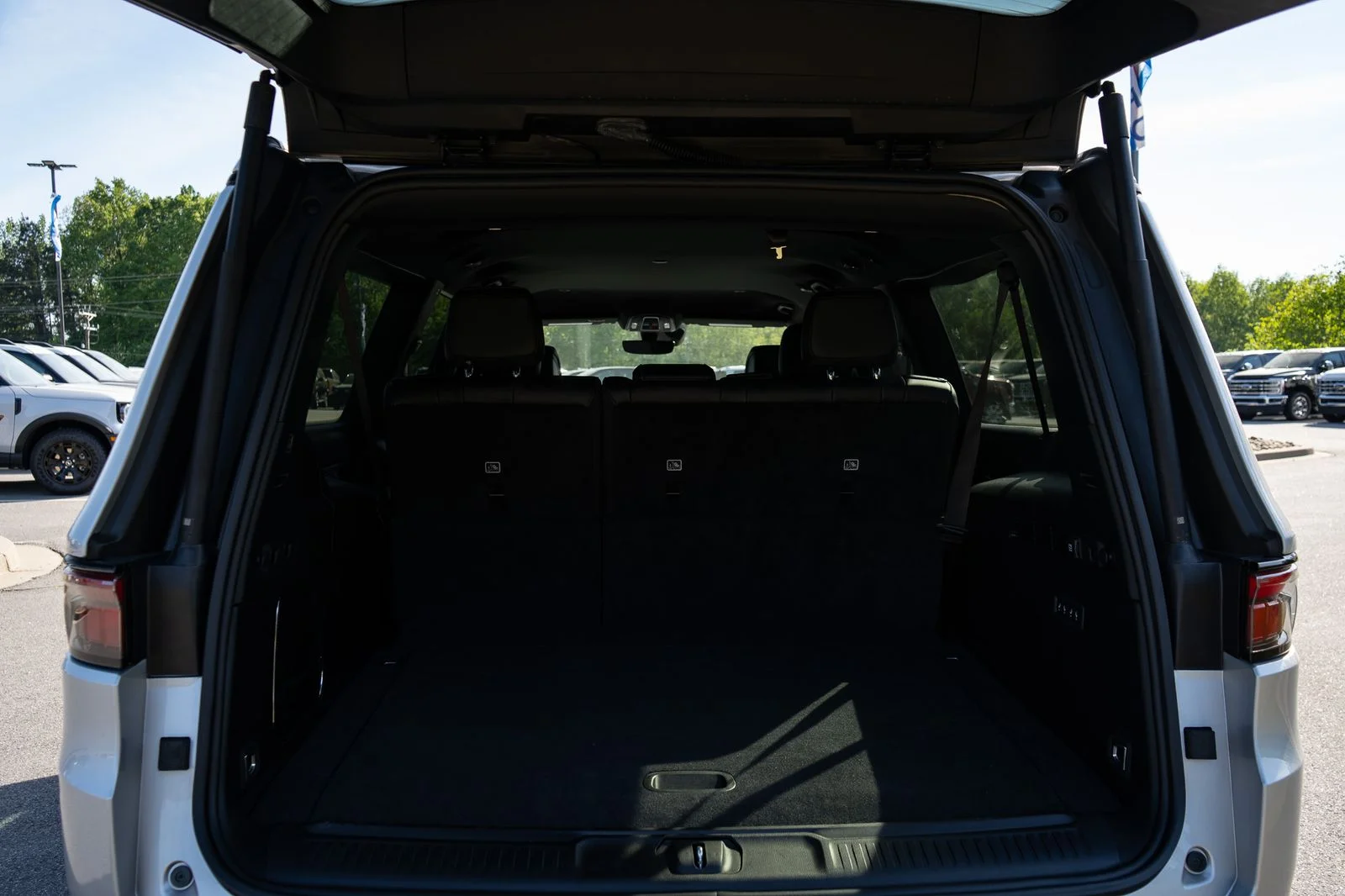 Used 2025 Silver Jeep Series II image 9