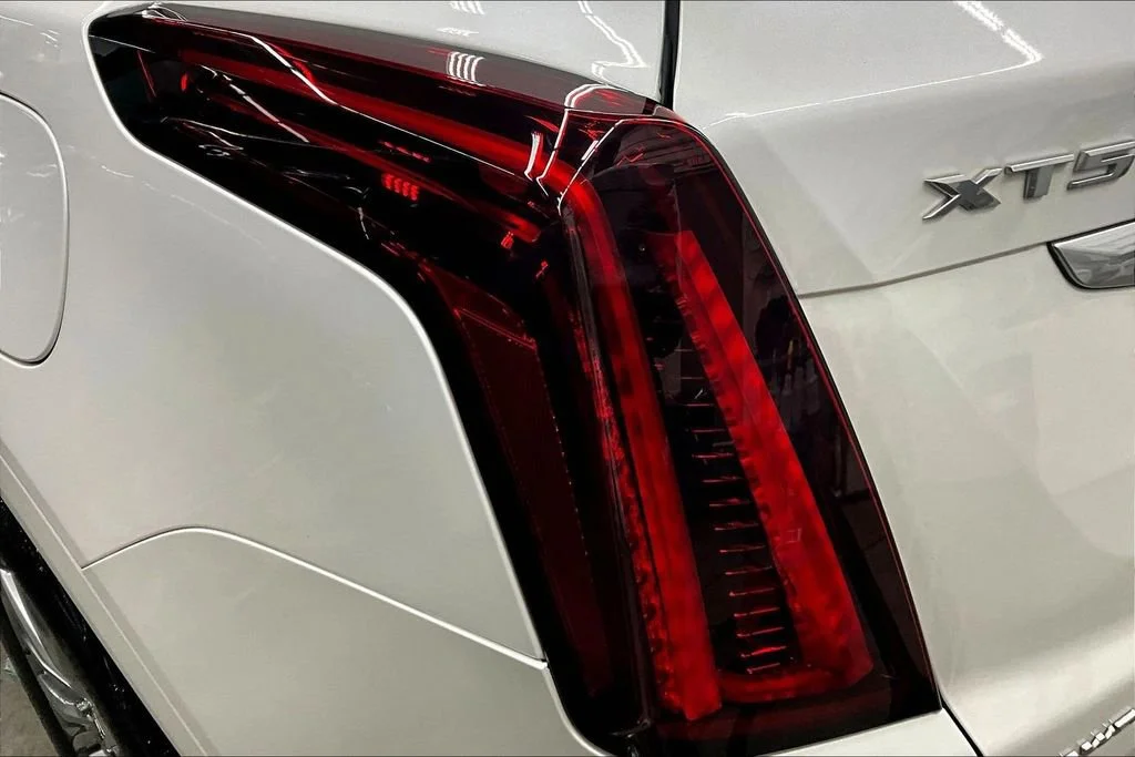 Used 2023 Crystal White Tricoat Cadillac Premium Luxury image 23